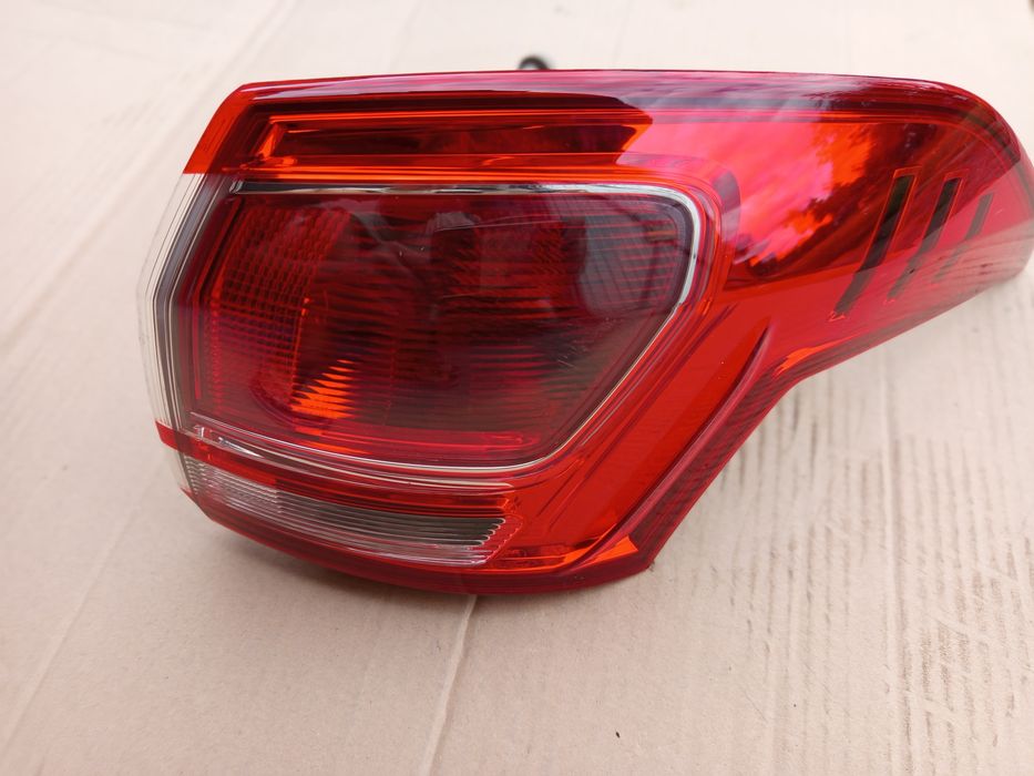 Lampa prawa Tył Ford B-Max 2014