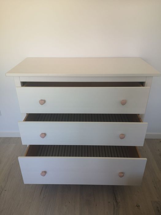 Cómoda Hemnes c/puxadores