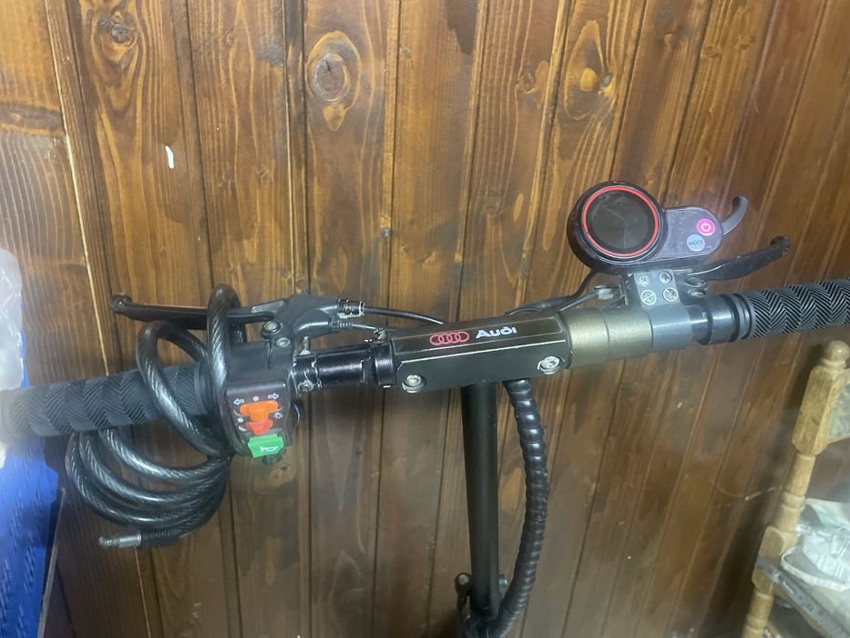 Продам електросамокат