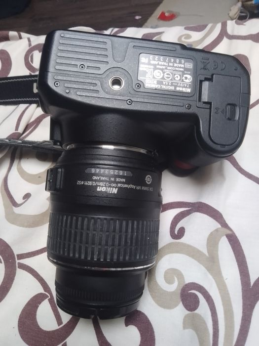 Nikon 3100d бу виглядає і працює як новий