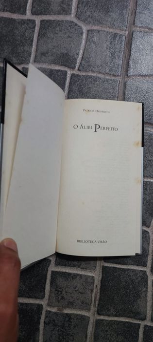 Livro O Álibi Perfeito de Patricia Highsmith