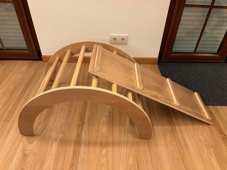 Arco montessori com rampa de escalada