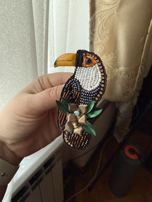 Брошка пташка Тукан.