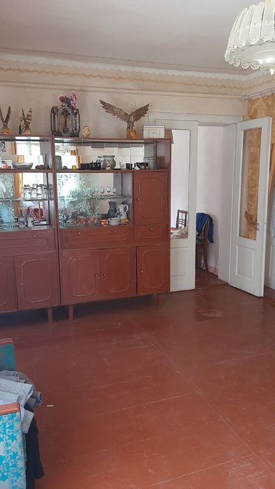 Оренда,Продаж.Будинок з господарськими примішенням садом,городом,гаражем і криницею