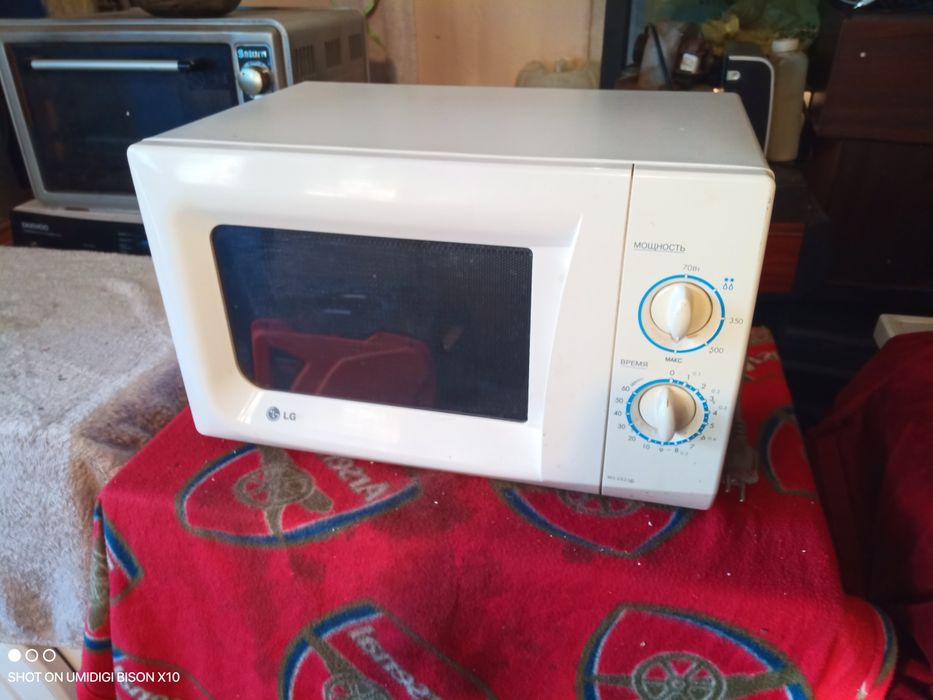 Микроволновая печь LG в отличном состоянии
