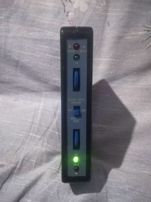 Detektor prądu metali oraz drewna
