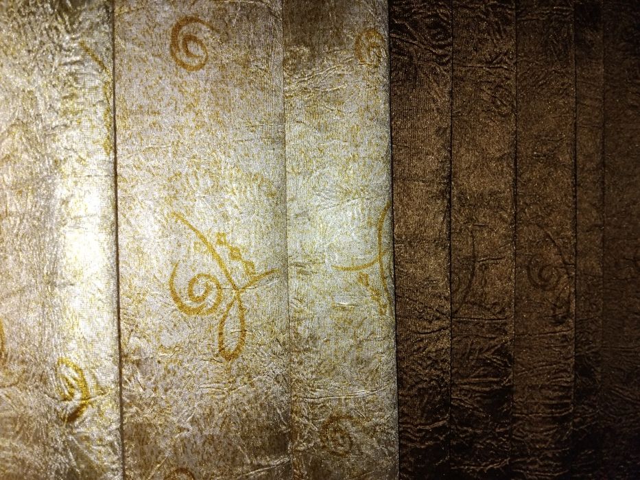 Большая штора плотная двухцветная.