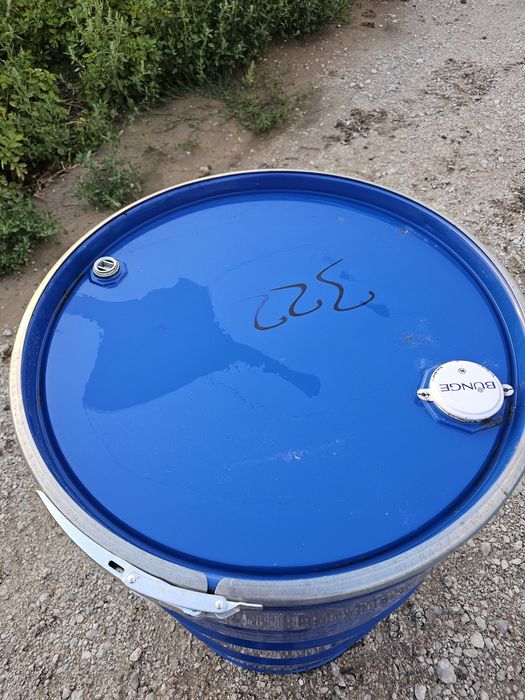Beczka metalowa po tluszczu roslinym 200l.