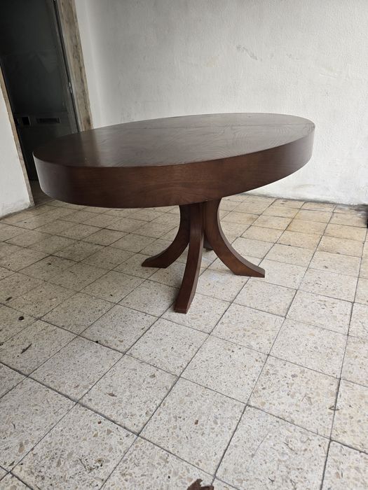 Mesa  extensiva oval