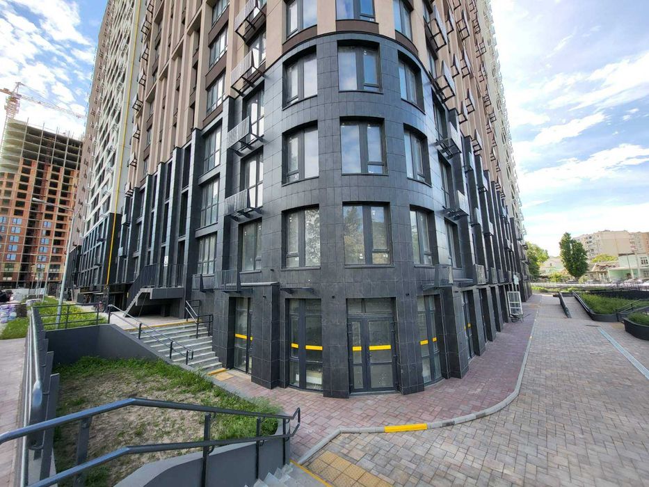 Продам квартиру с 3 раздельными комнатами и кухней-студией 40 кв.м.