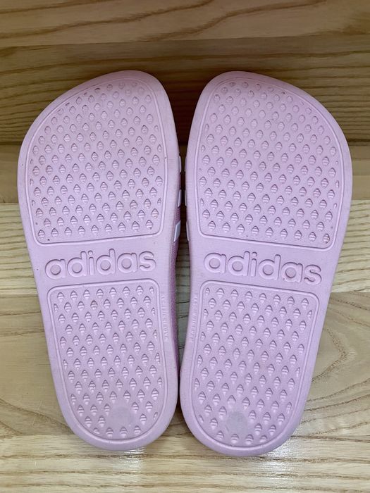 Щльопанці Adidas, 32 розмір