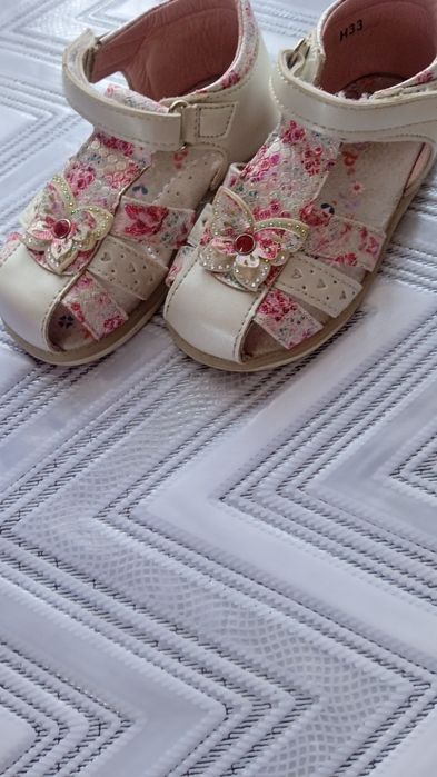 Босоніжки для дівчинки 23 розмір 14 см
