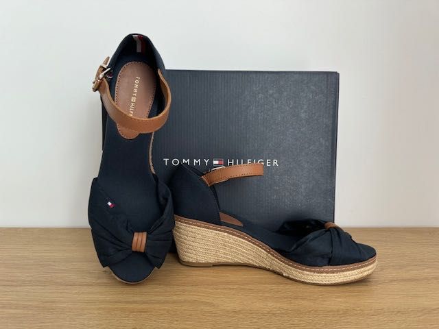 Espadryle/sandały na koturnie Tommy Hilfiger, rozm. 40,  jak nowe