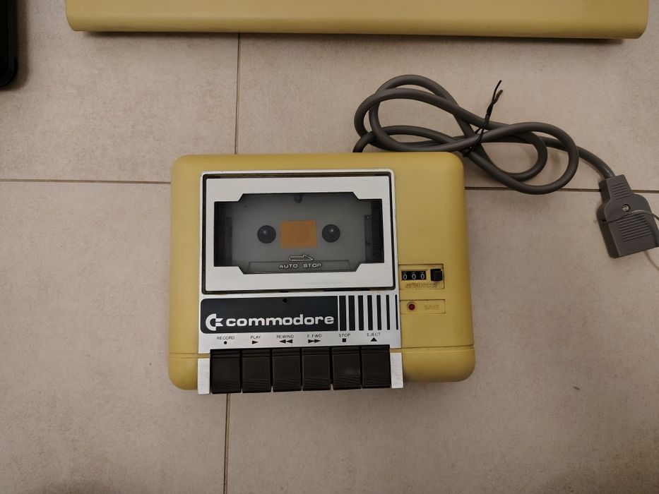 Commodore C64 C64C, magnetofon i Joystick