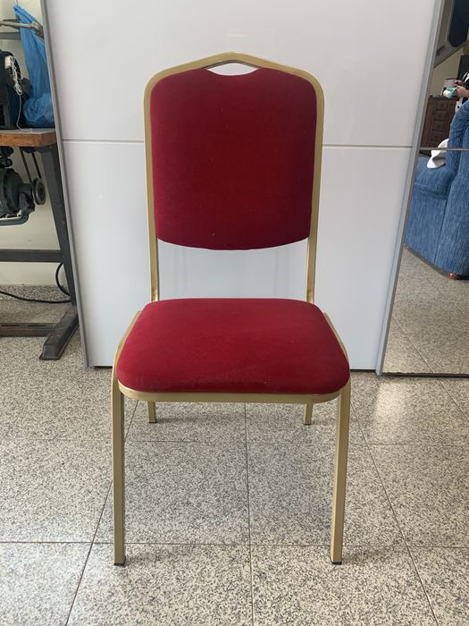 Cadeiras estilo banquete
