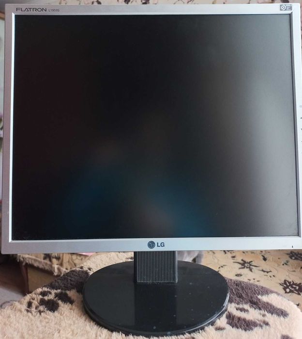 монітор до комп'ютера LG FLATRON
