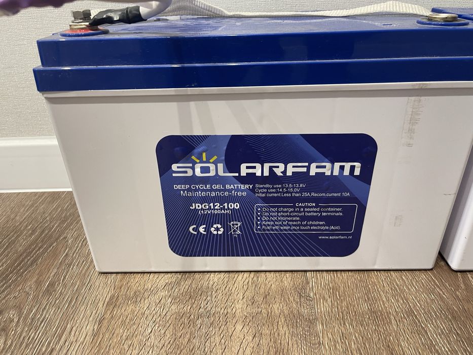 Гелеві акумулятори SOLARFAM JDG12-100 (100 Ah, 12 В)