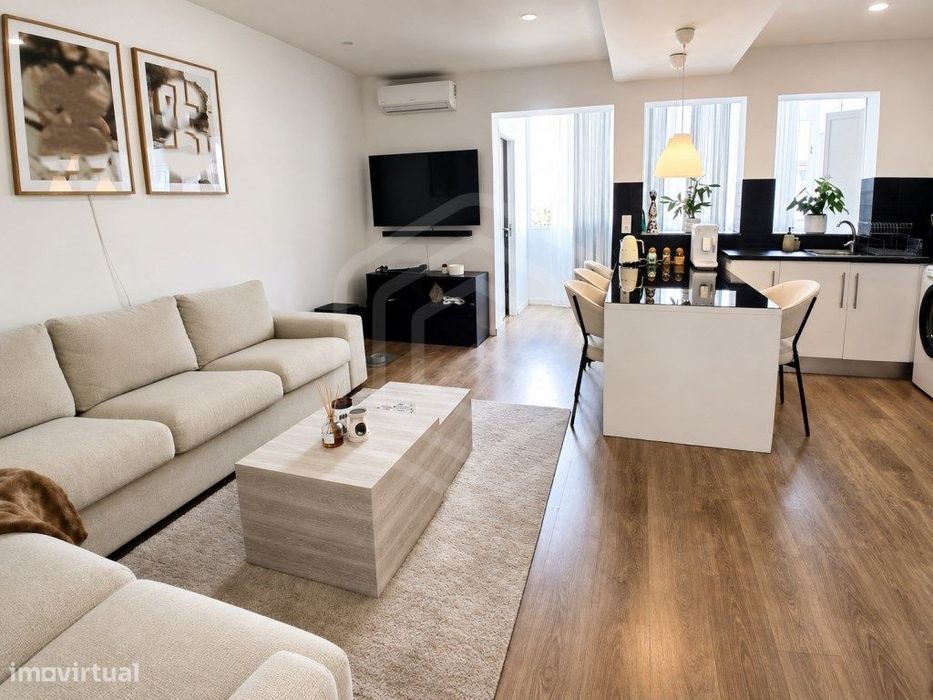 Apartamento T2 remodelado no Centro de Loulé