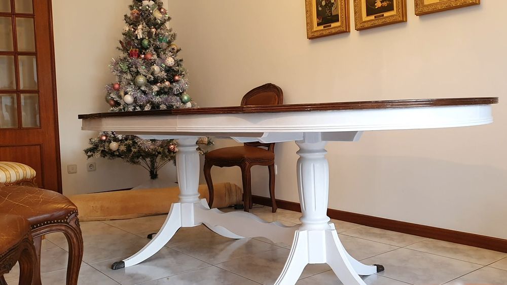 Conjunto de Sala: Mesa de Jantar Extensível + 6 Cadeiras (Estilo Clássico)