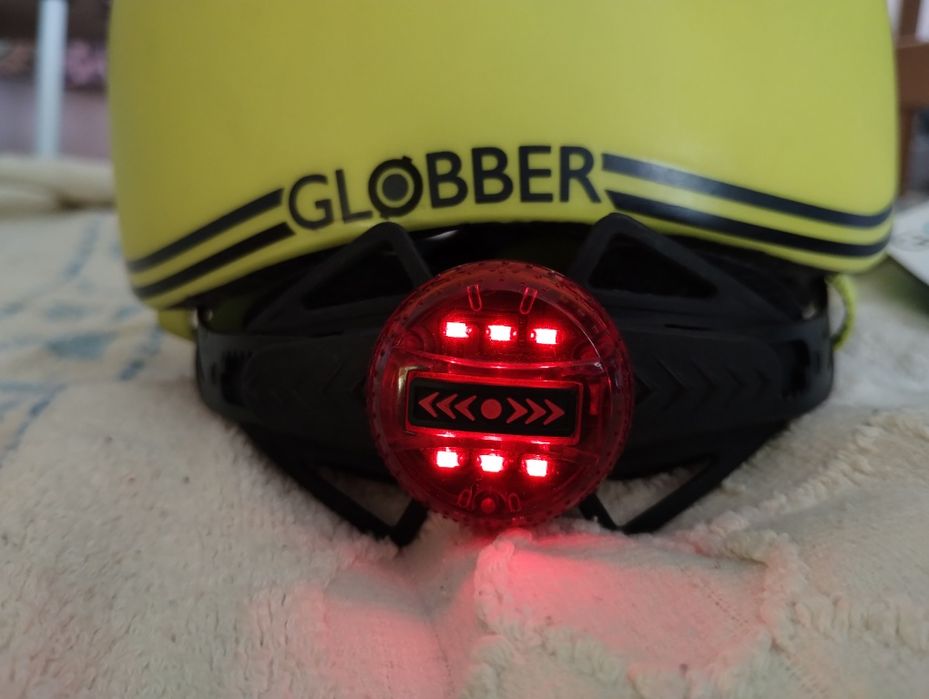 Детский защитный шлем с подсветкой Globber GO UP Lime Green (45-51см)