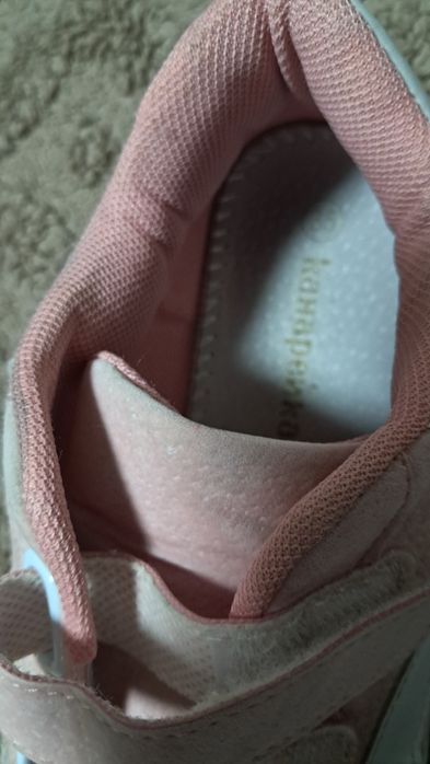 Дитячі кросівки 35 розміру