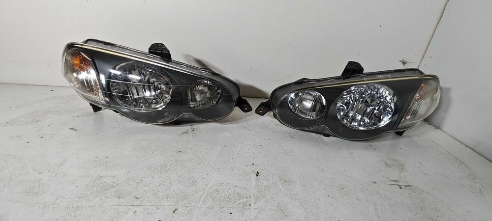 TOYOTA COROLLA E11 POLIFT HALOGEN Komplet lamp przednich Lewa + Prawa Lewy Prawy przód cena za 1 sztuke