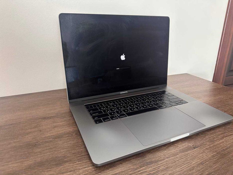 ‼️Б.У‼️ MacBook Pro 15" 2016 — i7 / 16 GB / 512 GB SSD  Touch Bar 