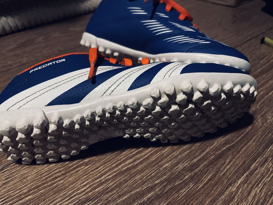 Turfy Adidas, rozmiar 34. Stan bardzo dobry.