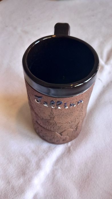 Caneca de cerâmica terracota  lembrança de Tallinn