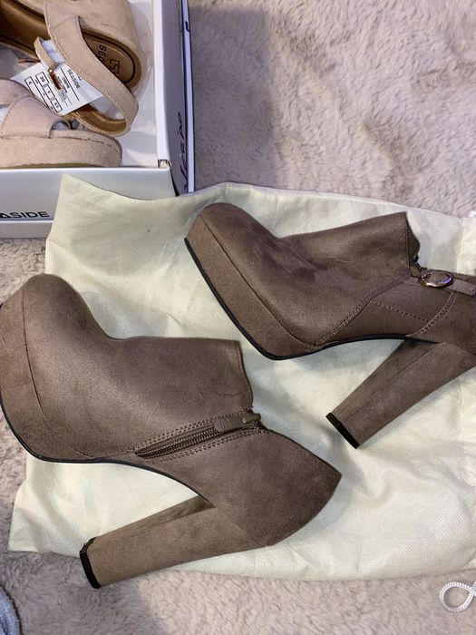 Lote 5 pares de sapatos/sandálias de salto – variados estilos