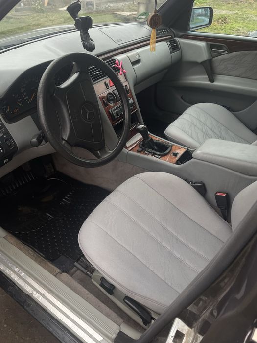 Продам mercedes w210