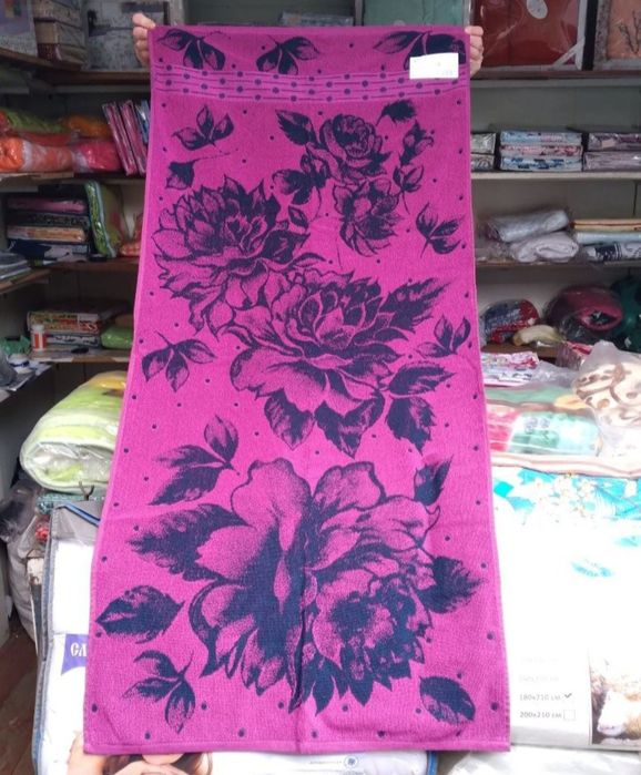 Махровые полотенца разные