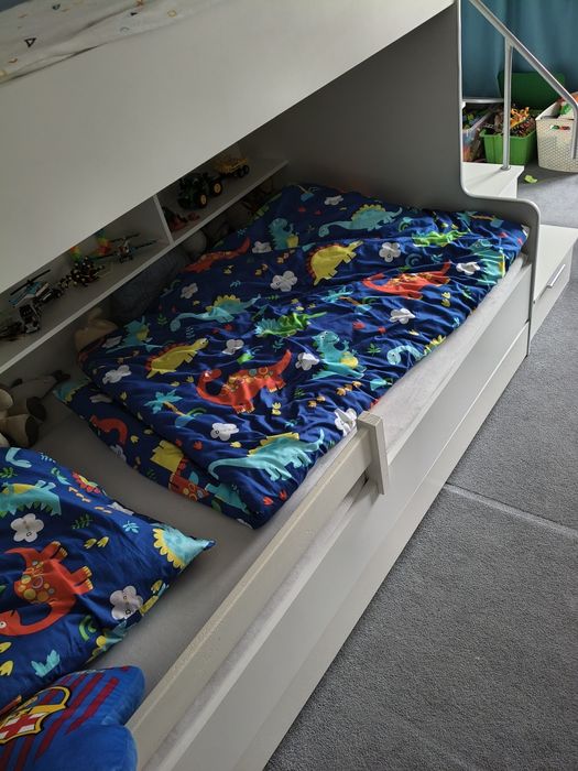 Łóżko piętrowe dziecięce + dwa materace