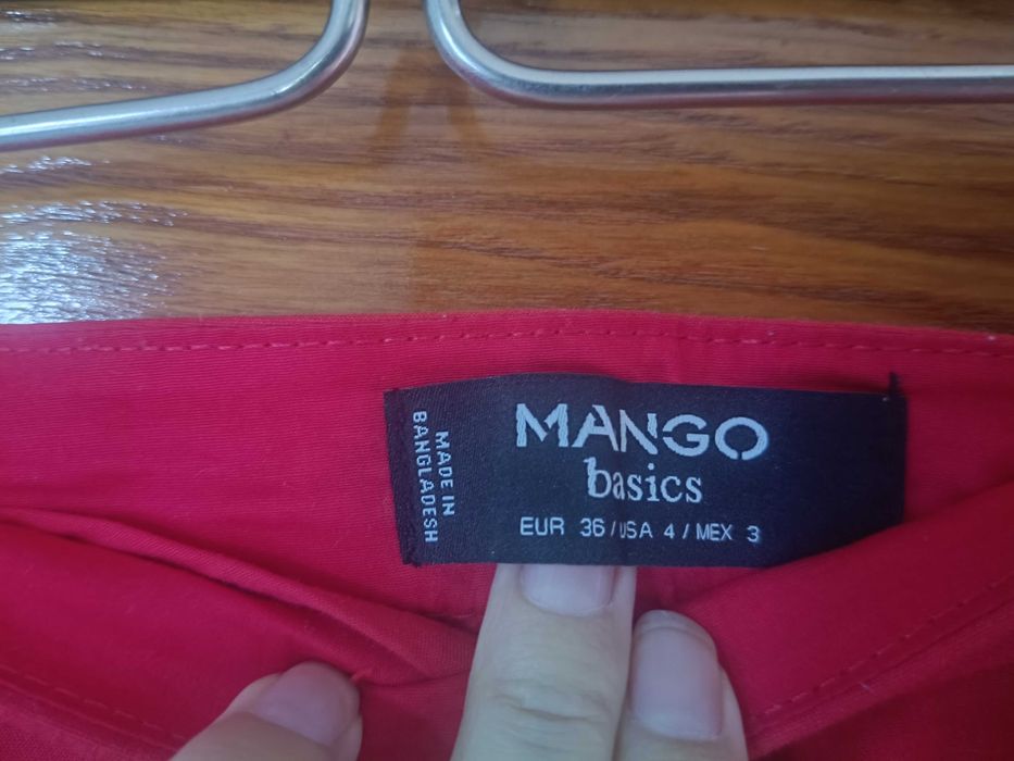 Червона спідниця Mango