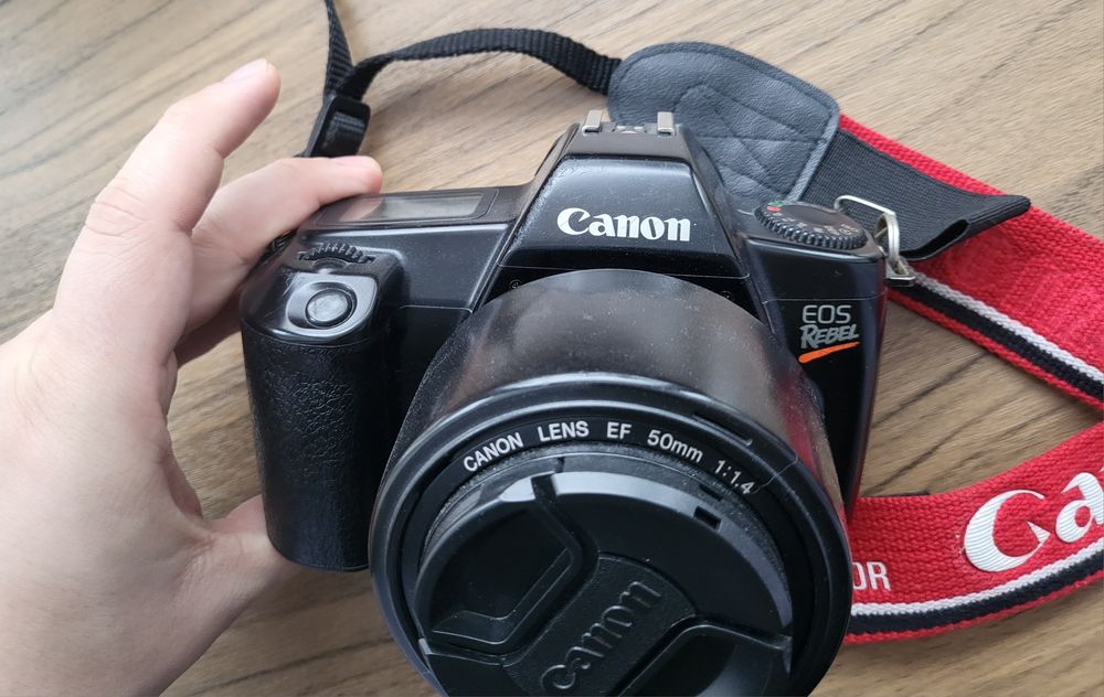 Продам плівковий фотоапарат Canon Rebel