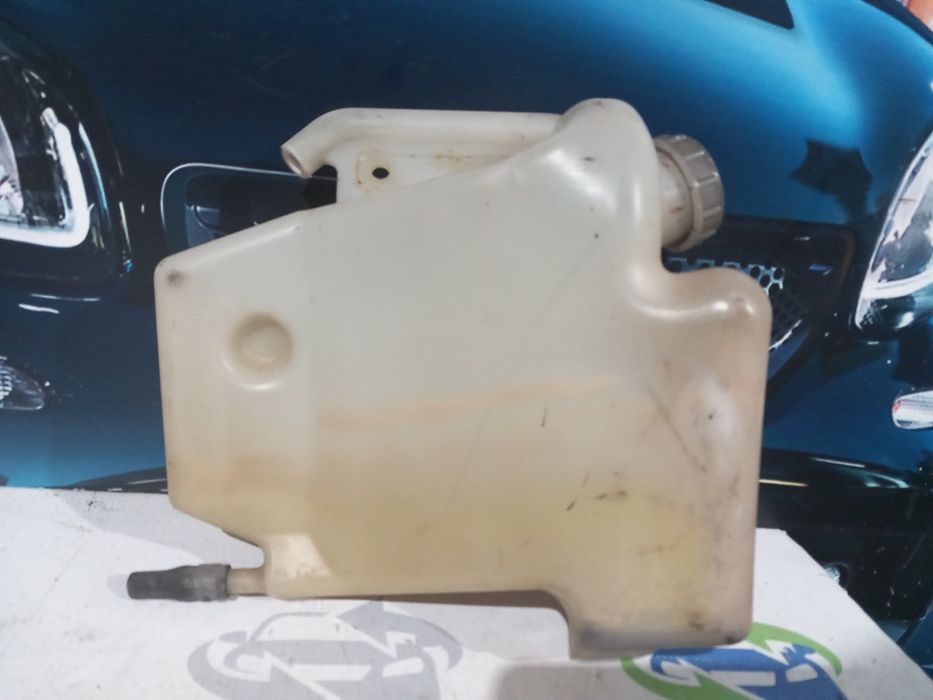 Depósito da água radiador Mitsubishi Canter