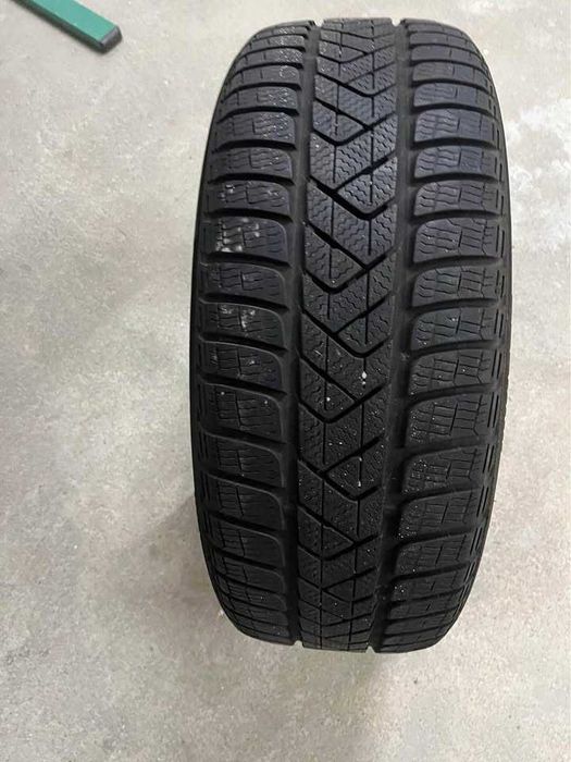 2 Pneus Pirelli Sottozero 3 215/55 R17 – Bom estado