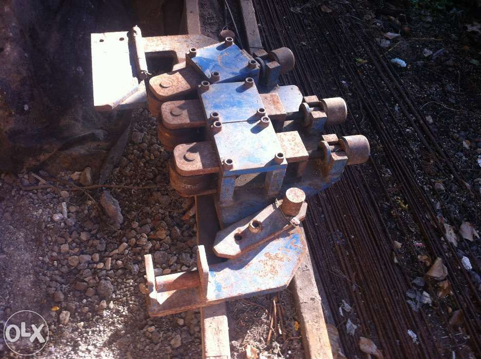 Máquina de vergar ferro em redondo