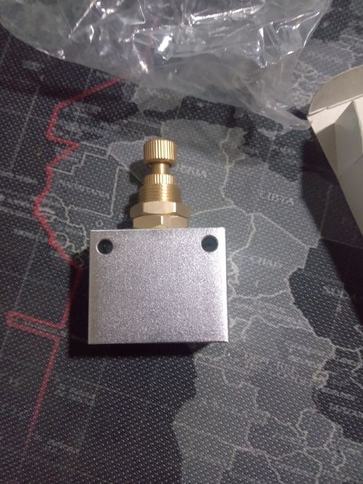 Пневмодроссели.Регуляторы расхода.