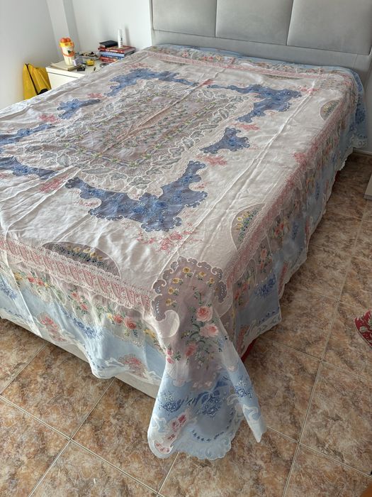 Colcha vintage linho com bordado florais manuais com 265x228