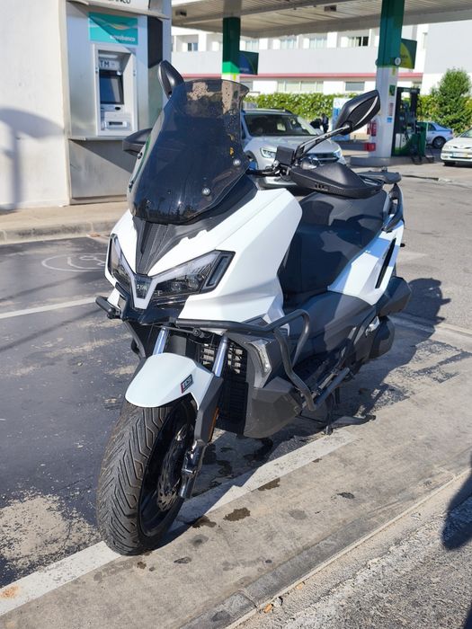 SYM ADX 300 Crossover – Junho 2025 | Excelente Estado + Extras (Top Case, Crashbars, GPS, Faróis Auxiliares 3 funções + interruptor, por estrear)
