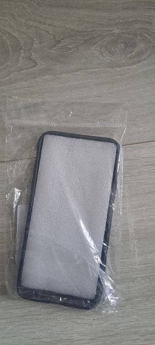 Прожам чехол на Iphone  xs