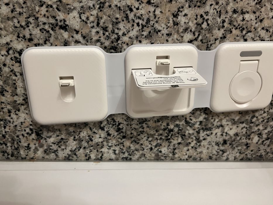 Ładowarka bezpezewodowa 3 w 1 do iPhona, Apple Watch i Air Pods