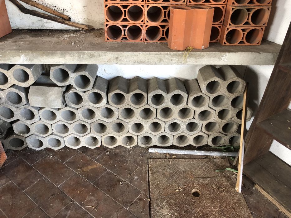 Tijolos garrafeira usados