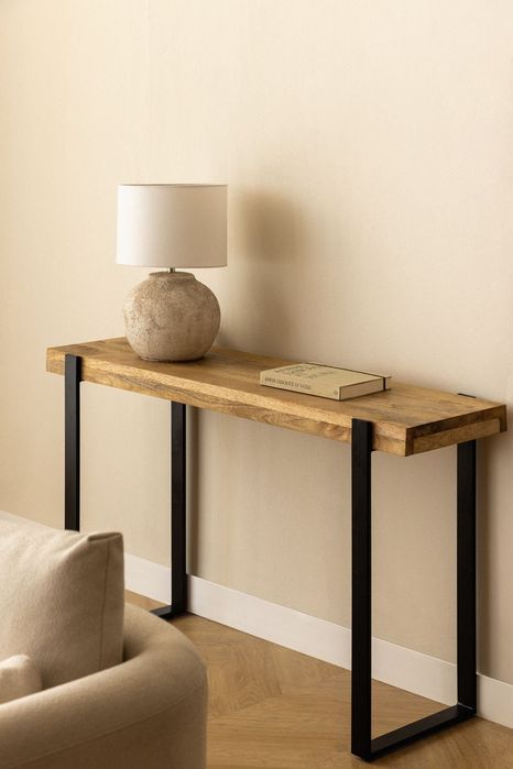 Hall de Entrada Wood and Iron