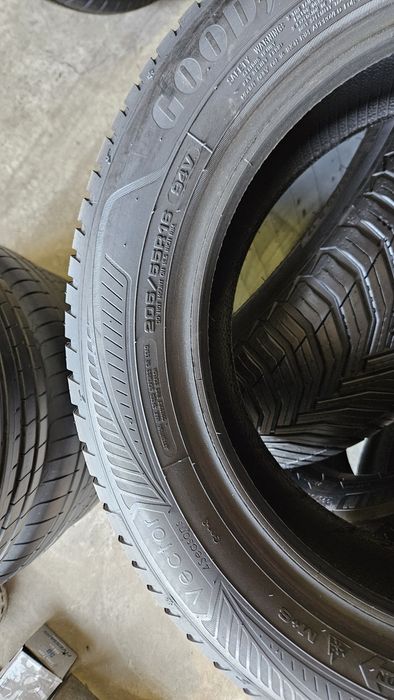 opony używane 205/55R16 Goodyear vector 4season Gen-3