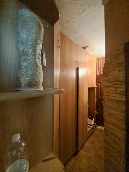 Однокімнатна в нагірній частині міста.