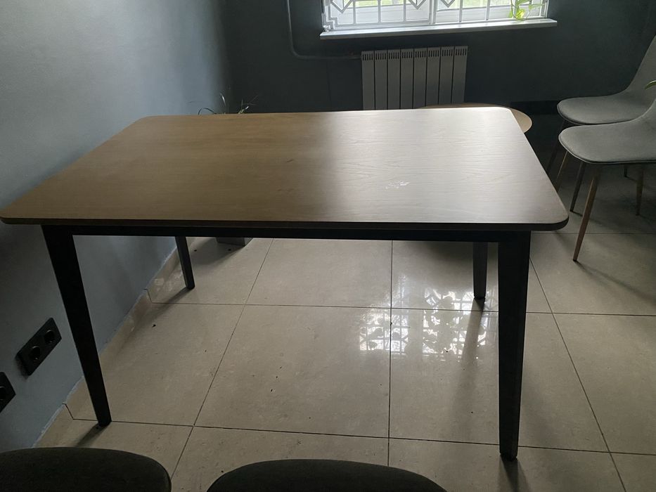 Стол в идеальном состоянии