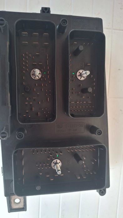 Vendo caixa de fusíveis e reles do astra H