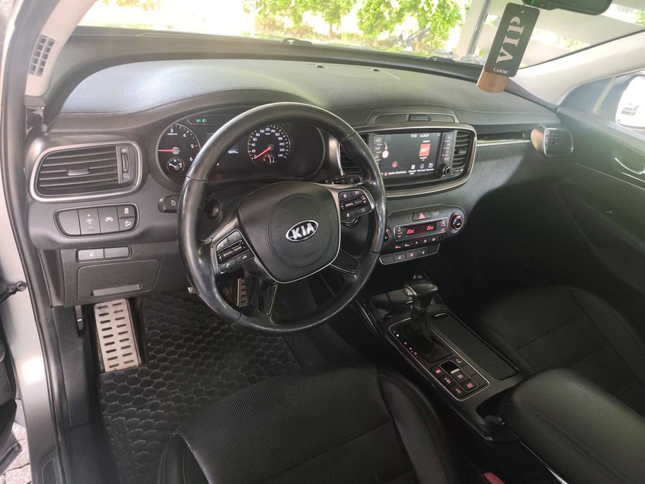 SPRZEDAM: KIA SORENTO 2018 2.0 CRDI 4x4,  7 osobowy